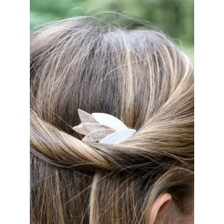 Barrette clic clac Mackenzie en chutes de cuir Blanc, Paillettes et Or ! Parfaite pour vos coiffures de fête !